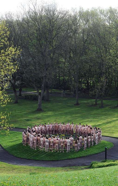 spencer tunick manchester 20100503 13
