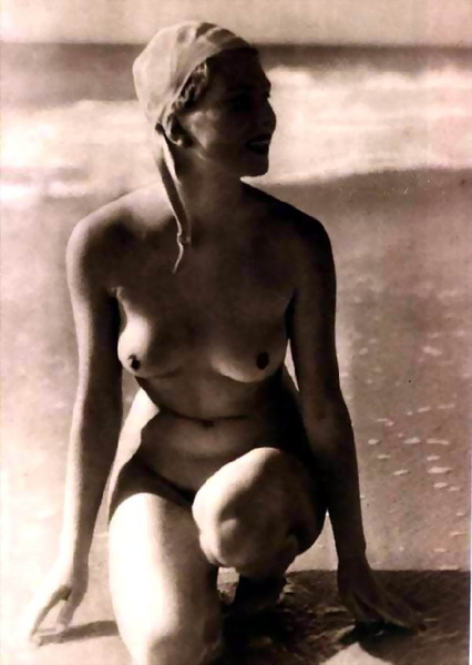 Nude Nudism women 1079