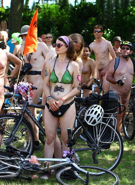 wnbr brighton 2014 funkdooby Why buy a bikini when you can paint one on