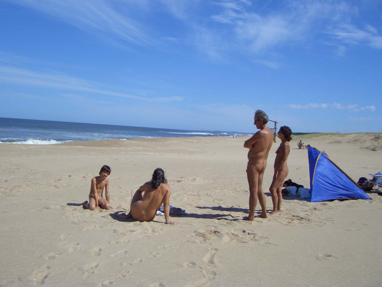 https://www.nudismlife.com/galleries/nudists_and_nude/Naturist_from_SaoPaulo/103661050799.jpg