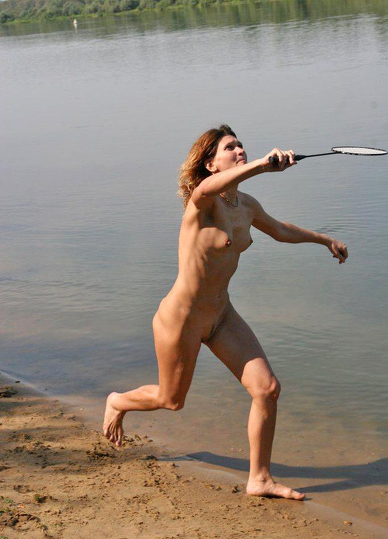 https://www.nudismlife.com/galleries/nudists_and_nude/just-naturists/just-naturists_074.jpg