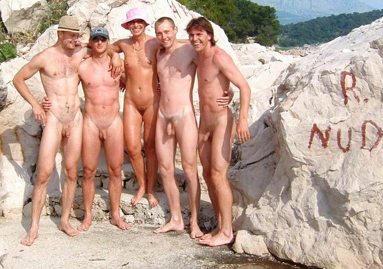 https://www.nudismlife.com/galleries/nudists_and_nude/nudist_cabana/nudist_cabana_018.jpg