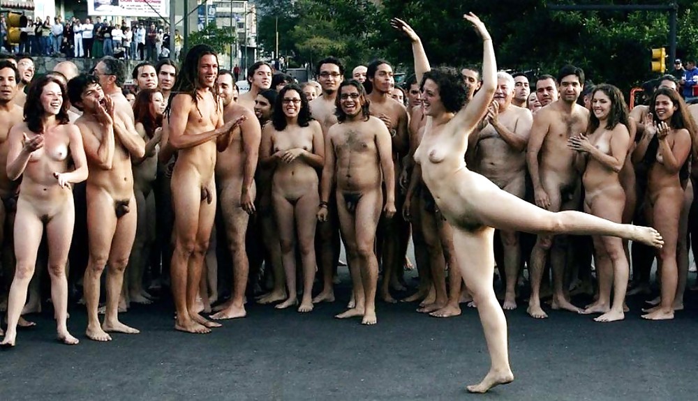 https://www.nudismlife.com/galleries/nudists_and_nude/nudist_cabana/nudist_cabana_237.jpg