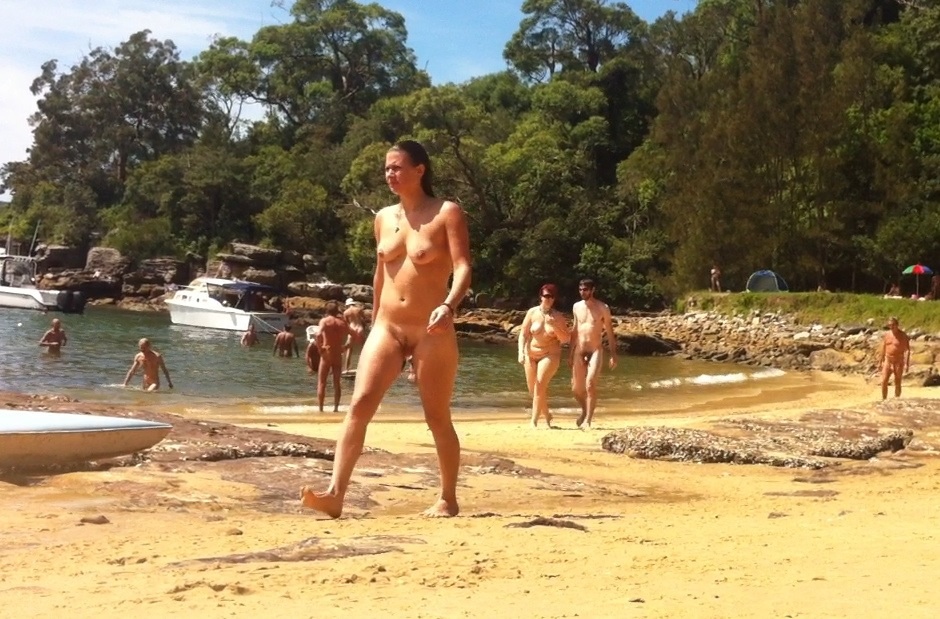 https://www.nudismlife.com/galleries/nudists_and_nude/nudist_cabana/nudist_cabana_458.jpg