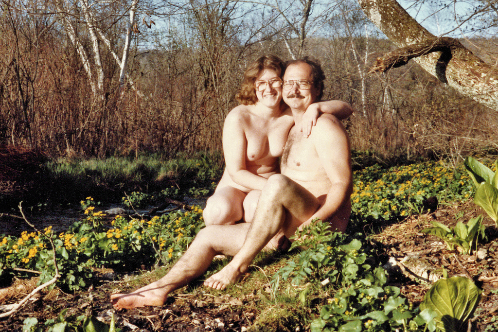 https://www.nudismlife.com/galleries/nudists_and_nude/nudists_couple/nude_nudists_couple_[1-444].jpg