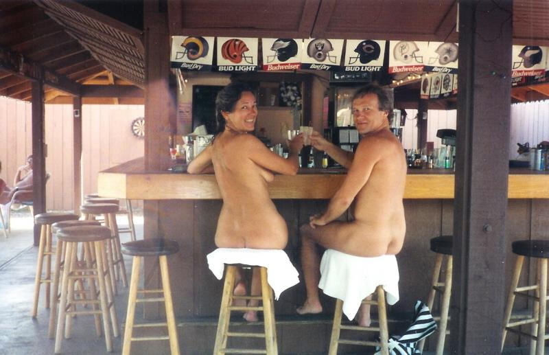 https://www.nudismlife.com/galleries/nudists_and_nude/nudists_couple/nudists_nude_naturists_couple_0072.jpg