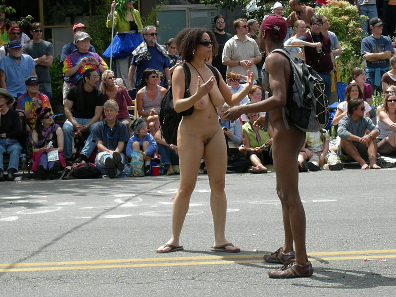 https://www.nudismlife.com/galleries/nudists_and_nude/nudists_couple/nudists_nude_naturists_couple_0437.jpg