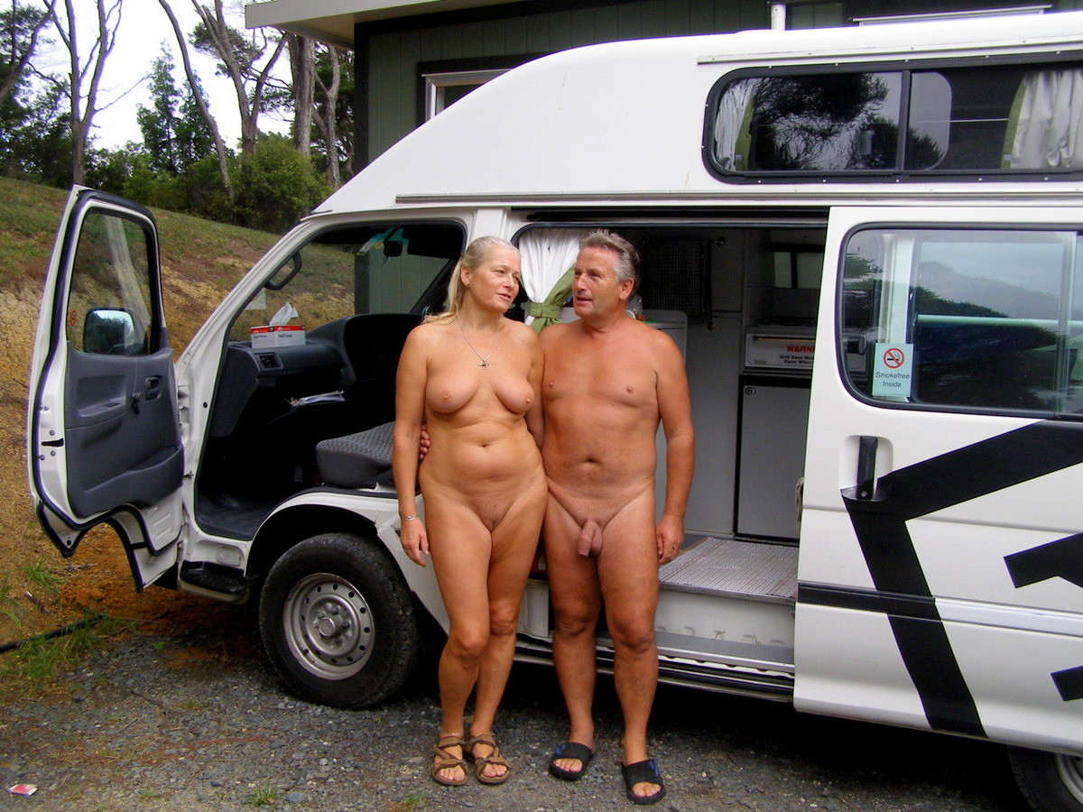 https://www.nudismlife.com/galleries/nudists_and_nude/nudists_couple/nudists_nude_naturists_couple_0491.jpg