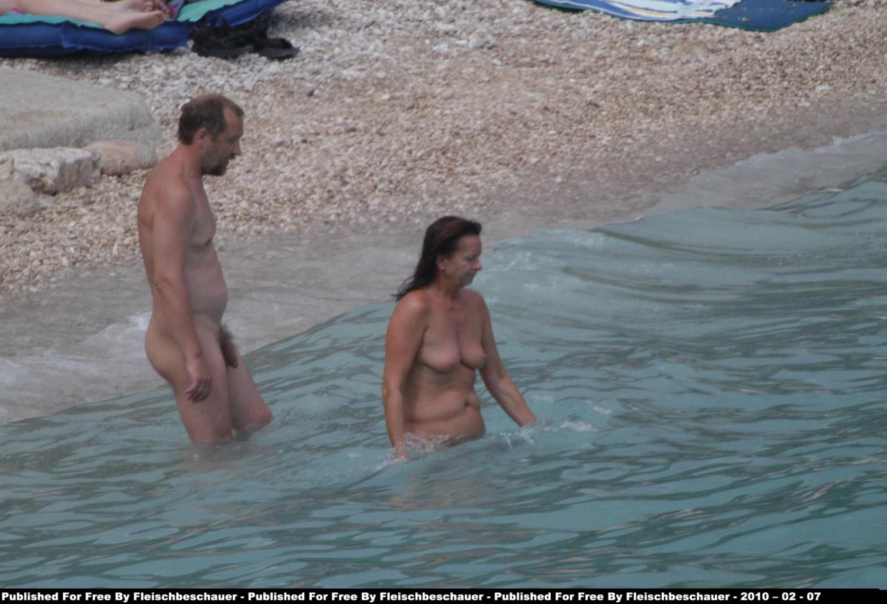 https://www.nudismlife.com/galleries/nudists_and_nude/nudists_couple/nudists_nude_naturists_couple_0544.jpg