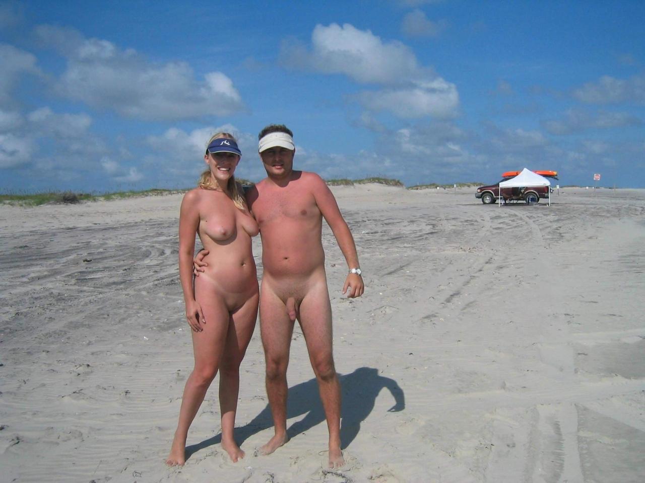 https://www.nudismlife.com/galleries/nudists_and_nude/nudists_couple/nudists_nude_naturists_couple_0626.jpg