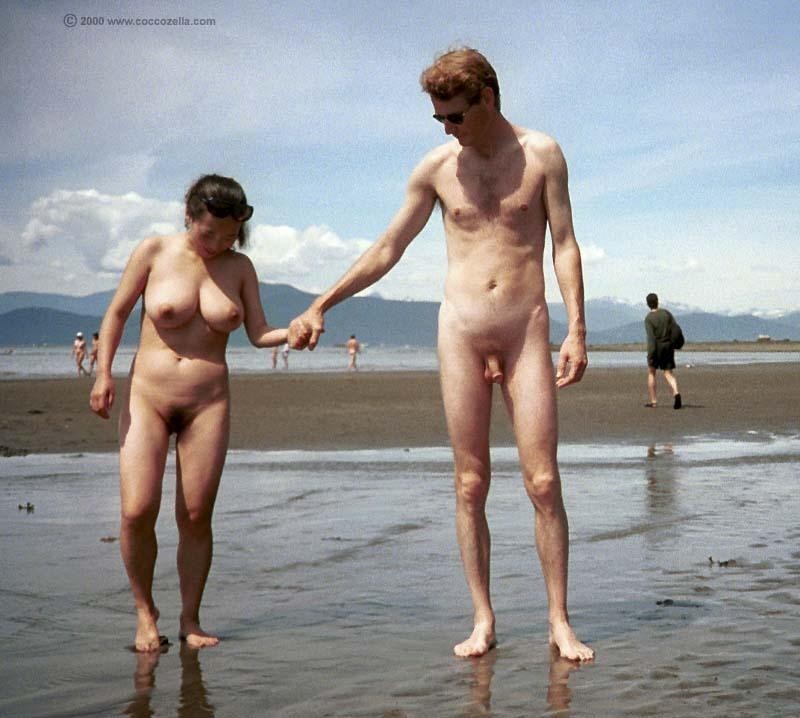 https://www.nudismlife.com/galleries/nudists_and_nude/nudists_couple/nudists_nude_naturists_couple_0706.jpg