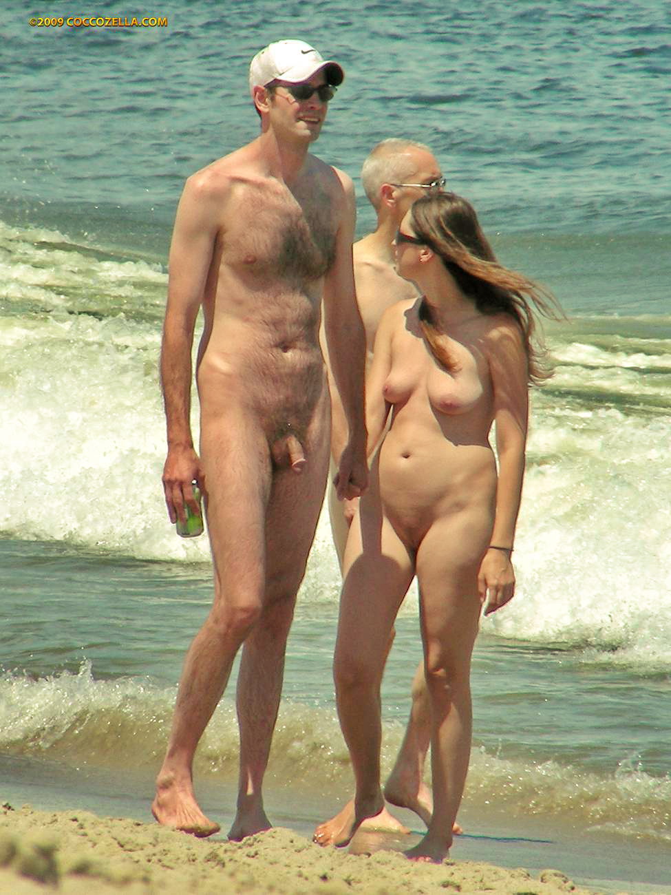 https://www.nudismlife.com/galleries/nudists_and_nude/nudists_couple/nudists_nude_naturists_couple_0715.jpg