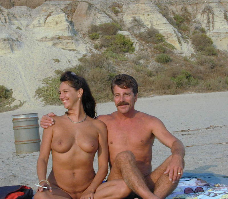 https://www.nudismlife.com/galleries/nudists_and_nude/nudists_couple/nudists_nude_naturists_couple_0780.jpg