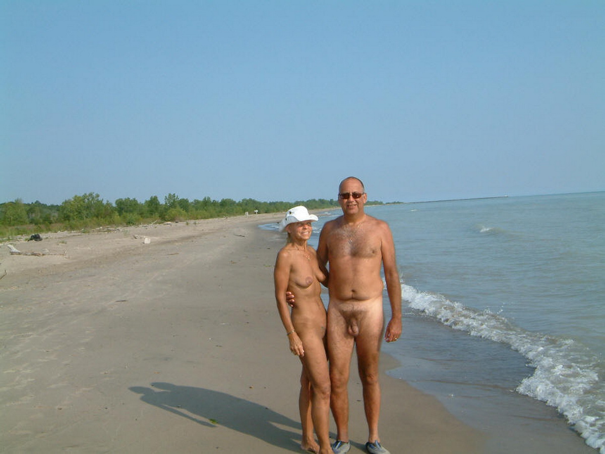 https://www.nudismlife.com/galleries/nudists_and_nude/nudists_couple/nudists_nude_naturists_couple_0781.jpg