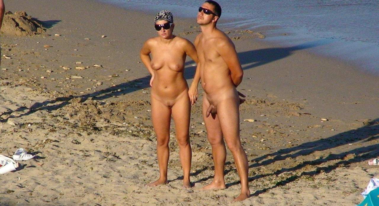 https://www.nudismlife.com/galleries/nudists_and_nude/nudists_couple/nudists_nude_naturists_couple_0885.jpg