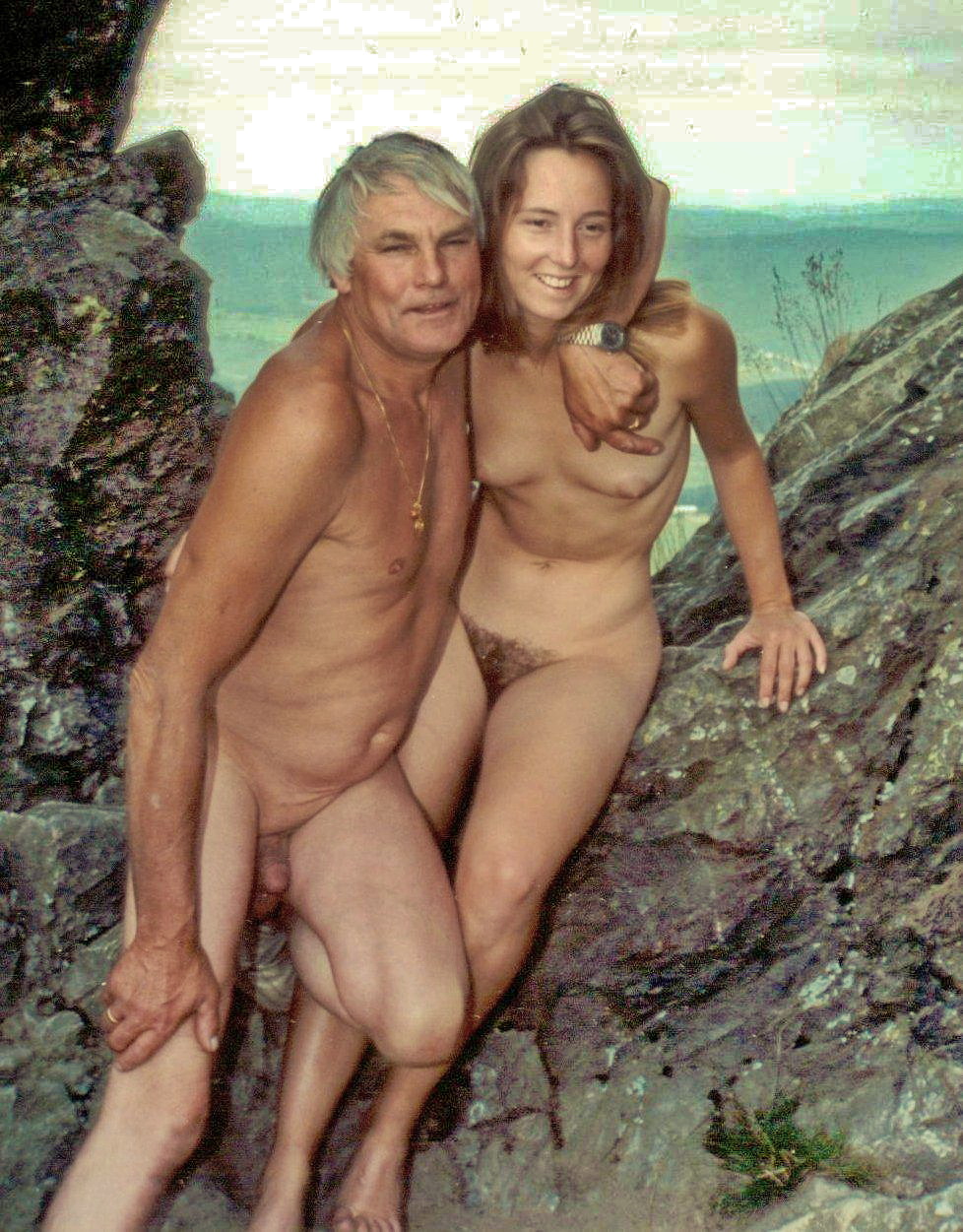 https://www.nudismlife.com/galleries/nudists_and_nude/nudists_couple/nudists_nude_naturists_couple_0887.jpg