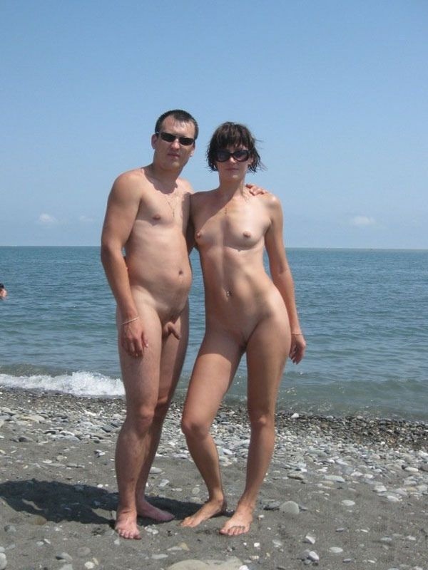 https://www.nudismlife.com/galleries/nudists_and_nude/nudists_couple/nudists_nude_naturists_couple_0990.jpg