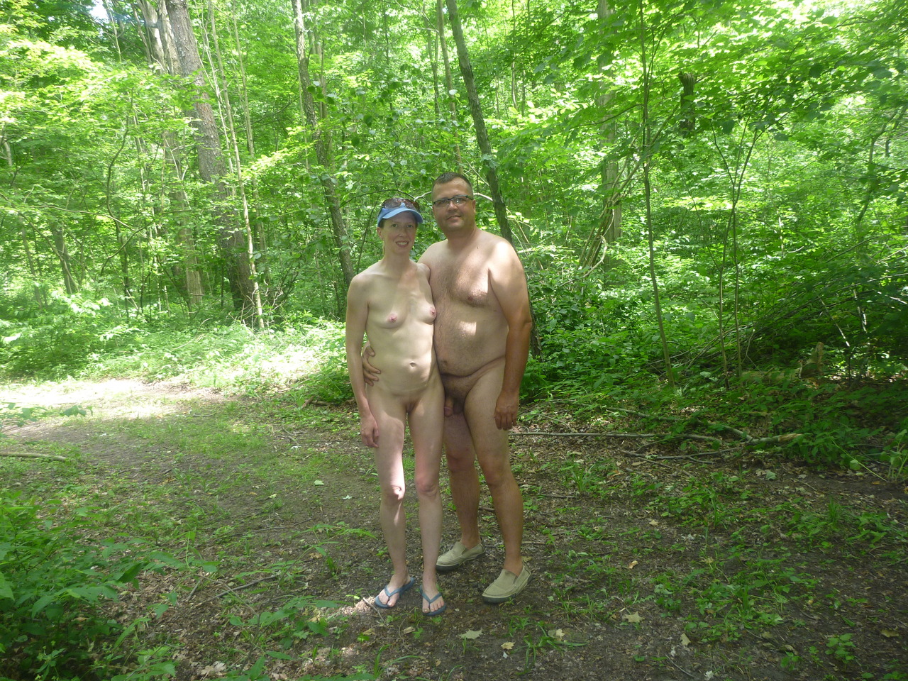 https://www.nudismlife.com/galleries/nudists_and_nude/nudists_couple/nudists_nude_naturists_couple_1011.jpg