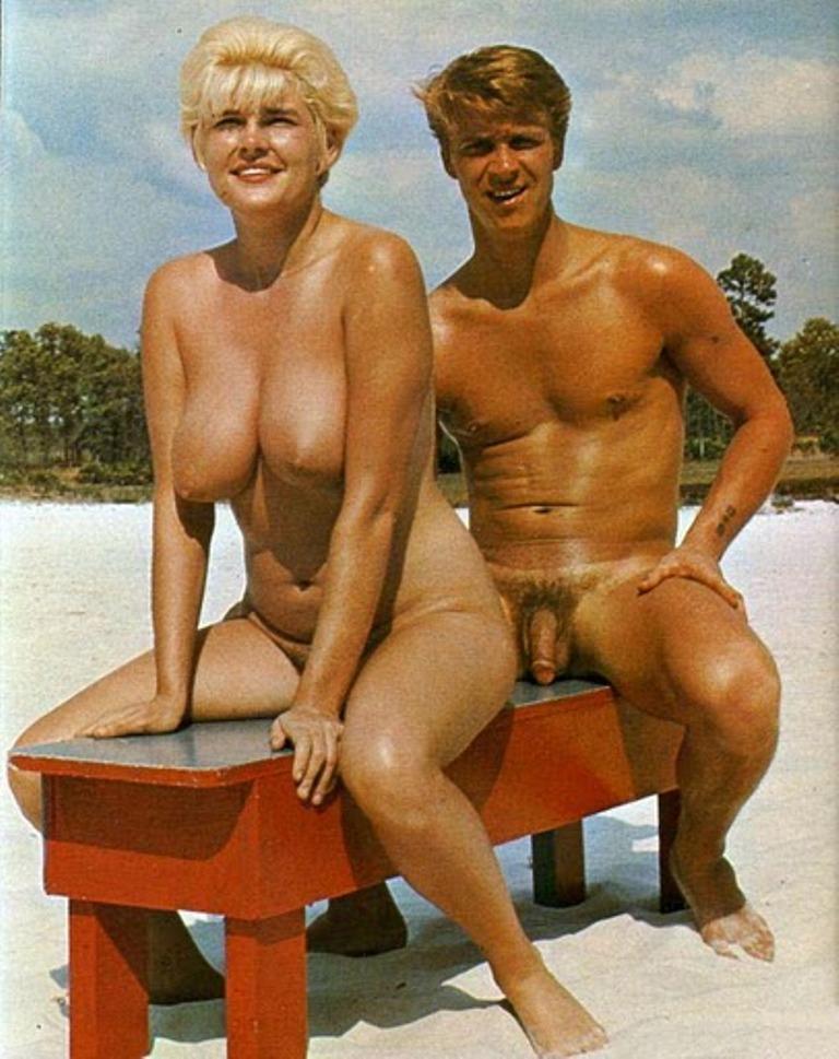 https://www.nudismlife.com/galleries/nudists_and_nude/nudists_couple/nudists_nude_naturists_couple_1177.jpg