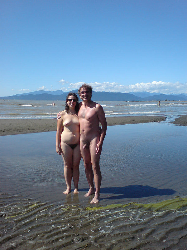 https://www.nudismlife.com/galleries/nudists_and_nude/nudists_couple/nudists_nude_naturists_couple_1366.jpg