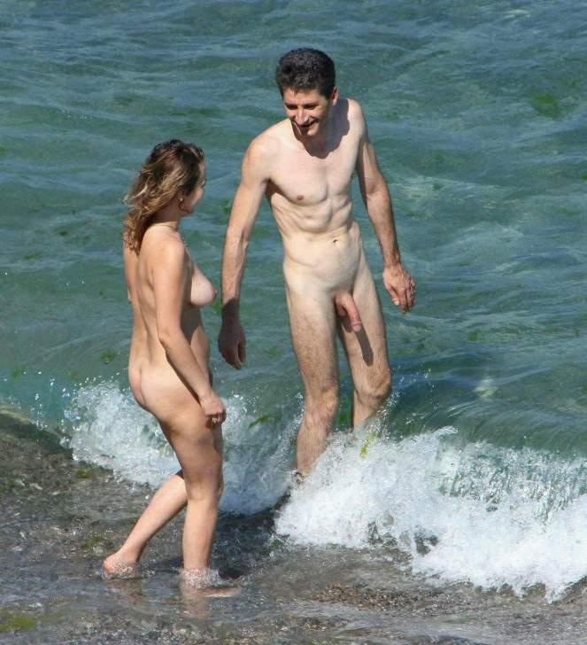 https://www.nudismlife.com/galleries/nudists_and_nude/nudists_couple/nudists_nude_naturists_couple_1438.jpg