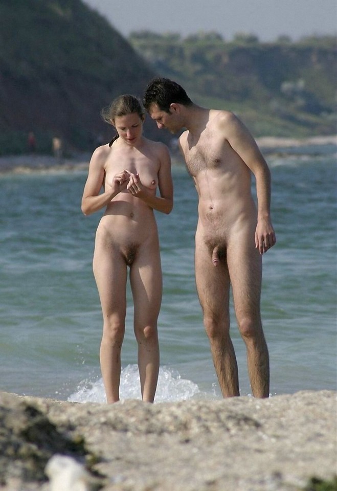 https://www.nudismlife.com/galleries/nudists_and_nude/nudists_couple/nudists_nude_naturists_couple_1486.jpg