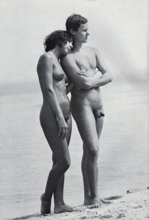 https://www.nudismlife.com/galleries/nudists_and_nude/nudists_couple/nudists_nude_naturists_couple_1545.jpg