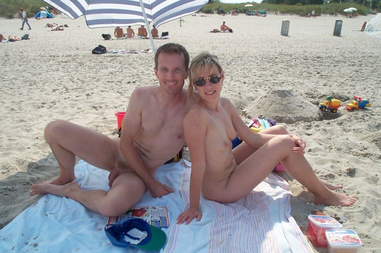 https://www.nudismlife.com/galleries/nudists_and_nude/nudists_couple/nudists_nude_naturists_couple_1642.jpg