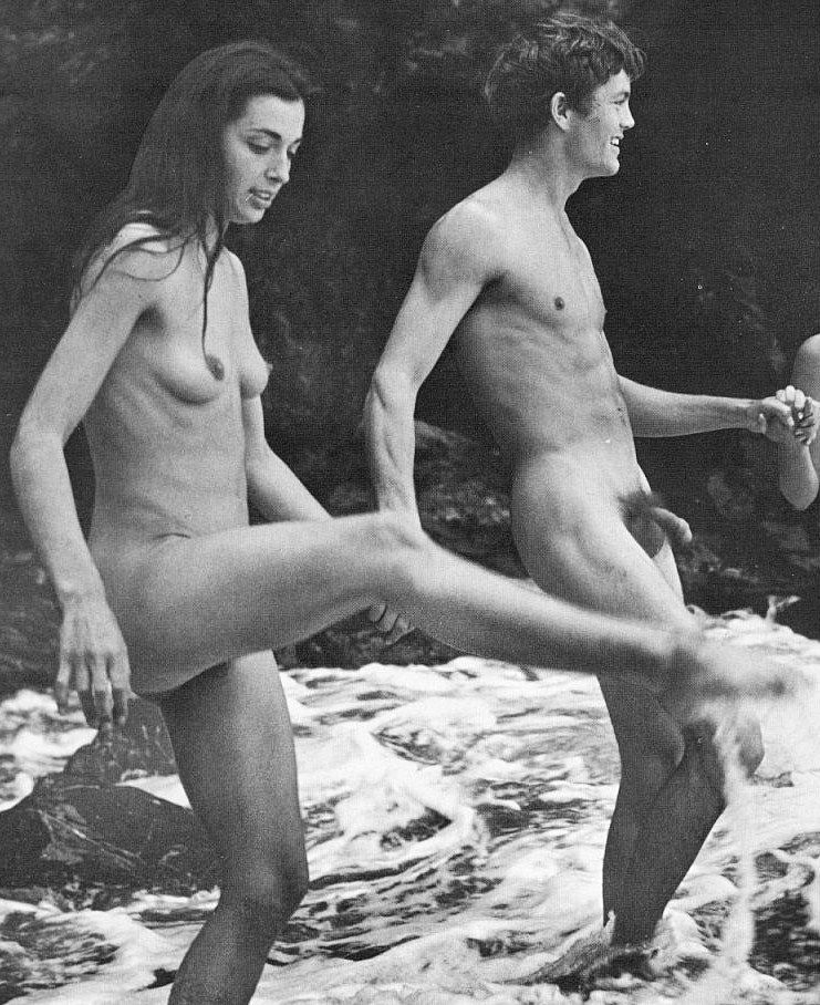 https://www.nudismlife.com/galleries/nudists_and_nude/nudists_couple/nudists_nude_naturists_couple_1871.jpg
