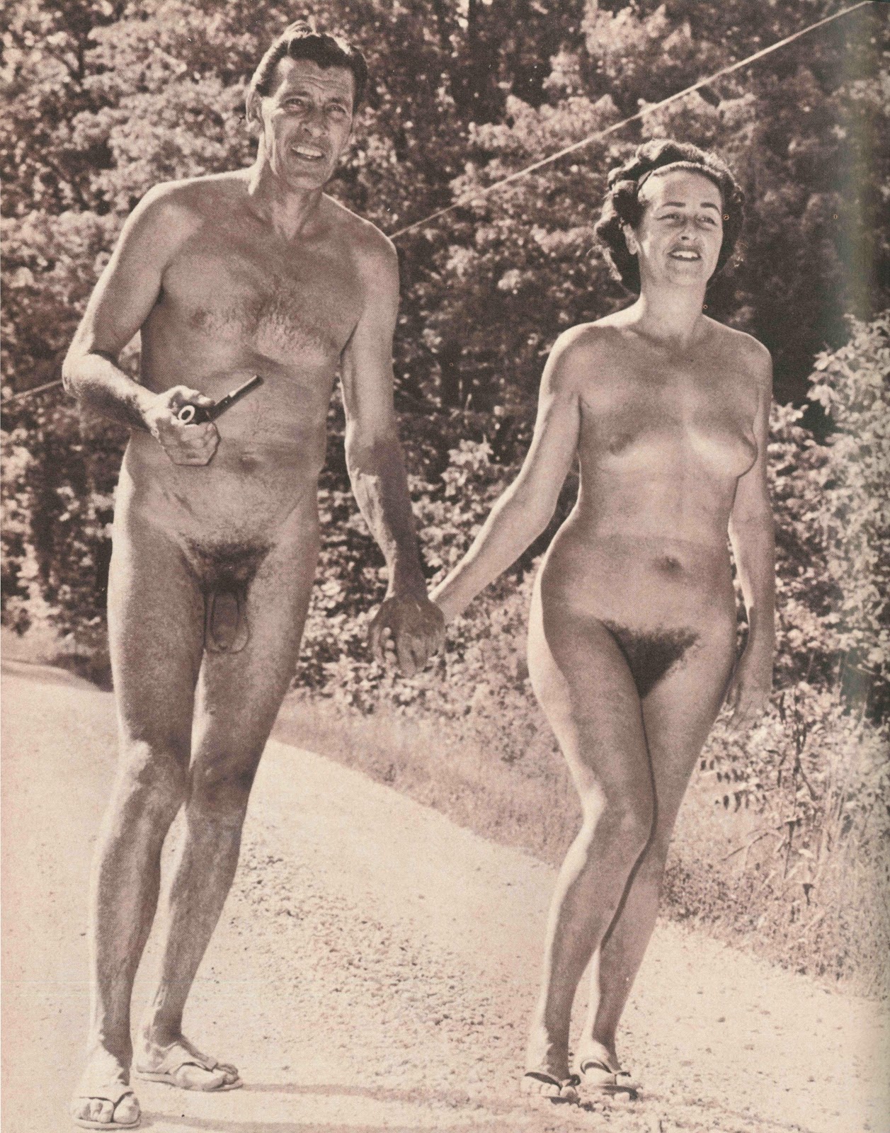https://www.nudismlife.com/galleries/nudists_and_nude/nudists_couple/nudists_nude_naturists_couple_1957.jpg