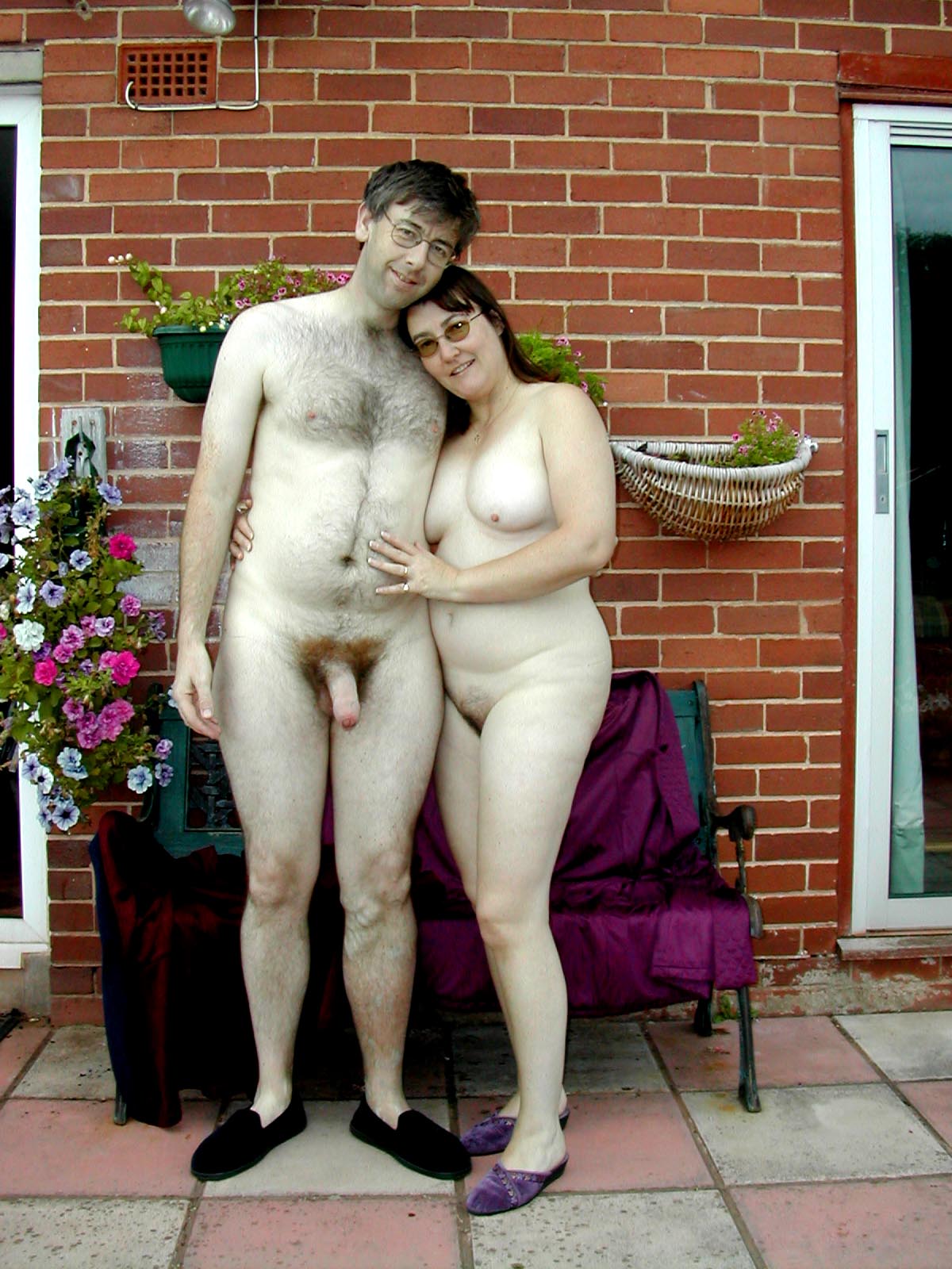 https://www.nudismlife.com/galleries/nudists_and_nude/nudists_couple/nudists_nude_naturists_couple_1973.jpg