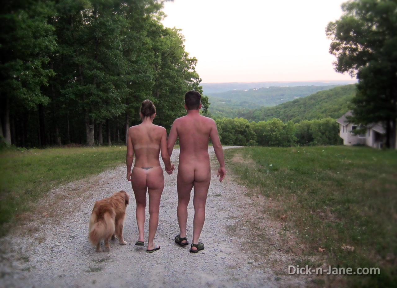https://www.nudismlife.com/galleries/nudists_and_nude/nudists_couple/nudists_nude_naturists_couple_2173.jpg