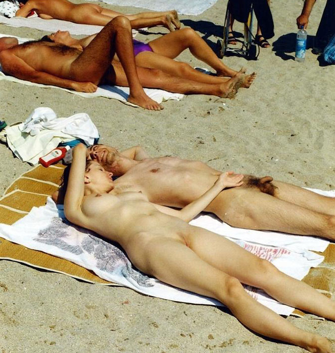 https://www.nudismlife.com/galleries/nudists_and_nude/nudists_couple/nudists_nude_naturists_couple_2573.jpg