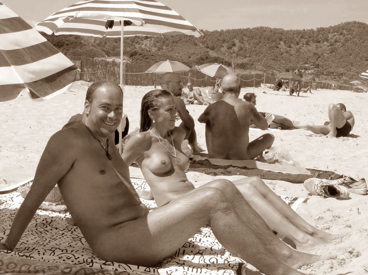 https://www.nudismlife.com/galleries/nudists_and_nude/nudists_couple/nudists_nude_naturists_couple_2793.jpg