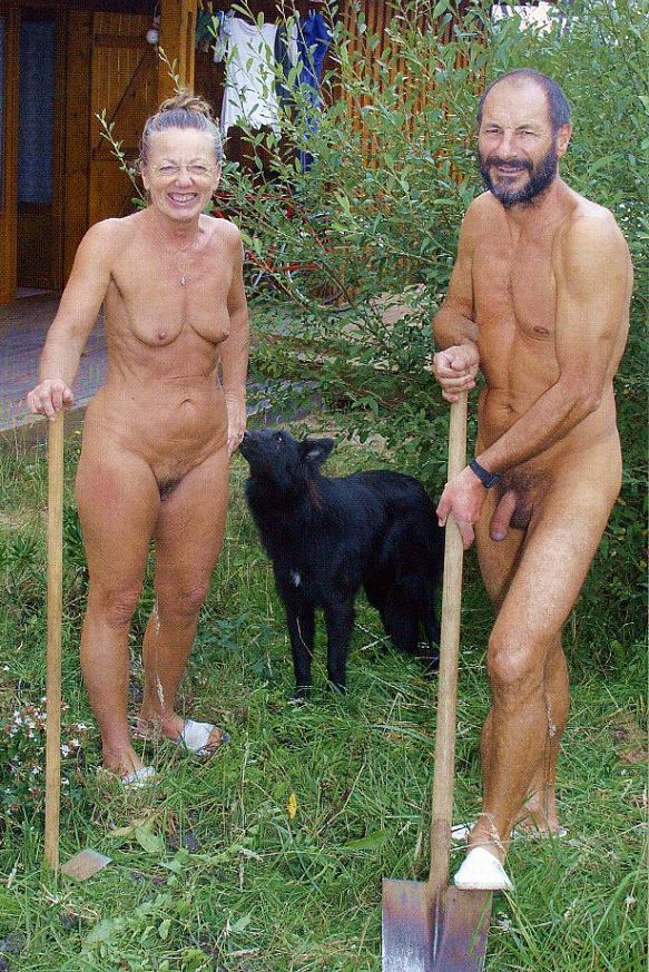 https://www.nudismlife.com/galleries/nudists_and_nude/nudists_couple/nudists_nude_naturists_couple_2833.jpg