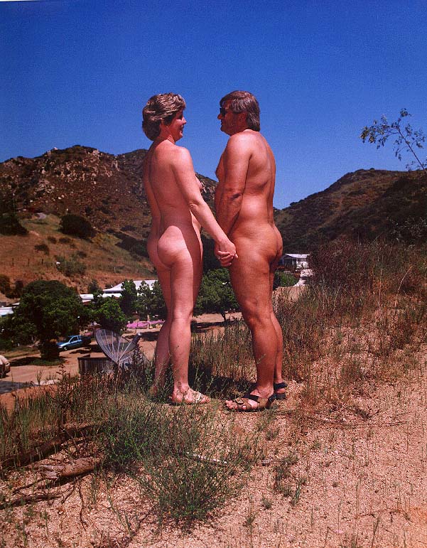 https://www.nudismlife.com/galleries/nudists_and_nude/nudists_couple/nudists_nude_naturists_couple_2843.jpg