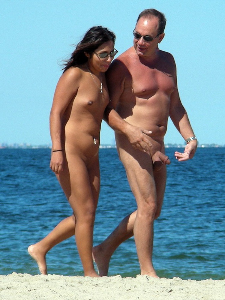 https://www.nudismlife.com/galleries/nudists_and_nude/nudists_couple/nudists_nude_naturists_couple_2878.jpg