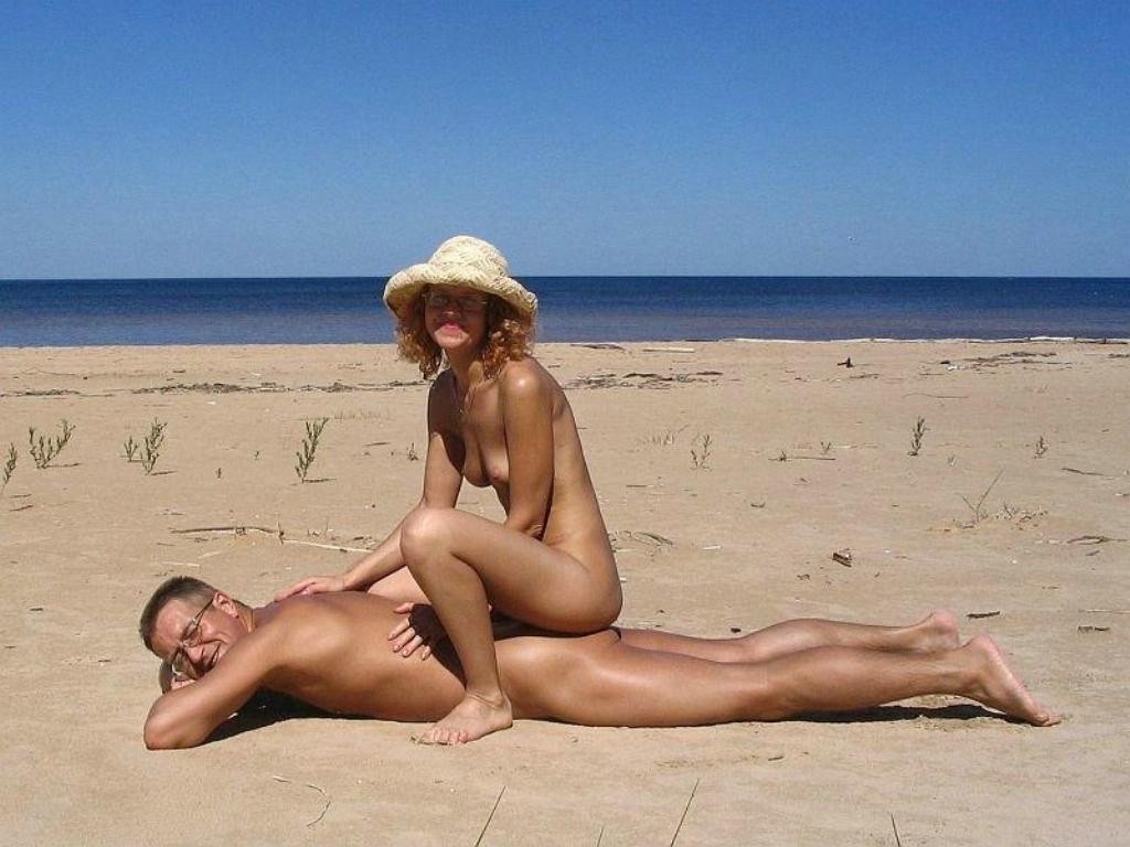 https://www.nudismlife.com/galleries/nudists_and_nude/nudists_couple/nudists_nude_naturists_couple_3026.jpg