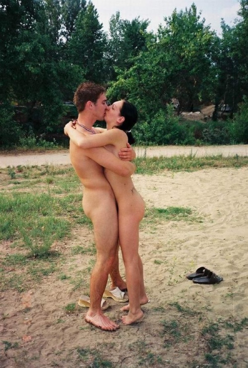 https://www.nudismlife.com/galleries/nudists_and_nude/nudists_couple/nudists_nude_naturists_couple_3051.jpg