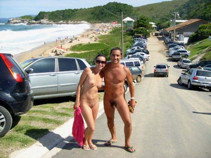 https://www.nudismlife.com/galleries/nudists_and_nude/nudists_various/nude_nudist_nudism_naturist_116.jpg
