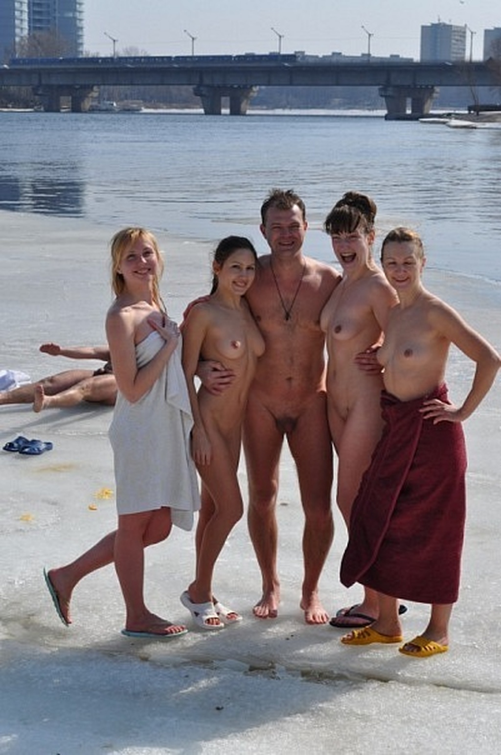 https://www.nudismlife.com/galleries/nudists_and_nude/socalyoungnaturist/socal_young_naturist_0454.jpg
